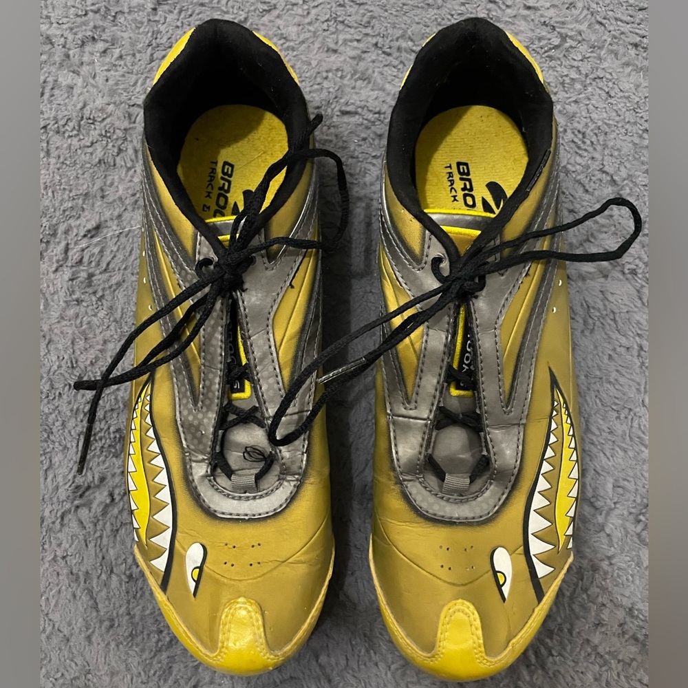 Brooks Spikes